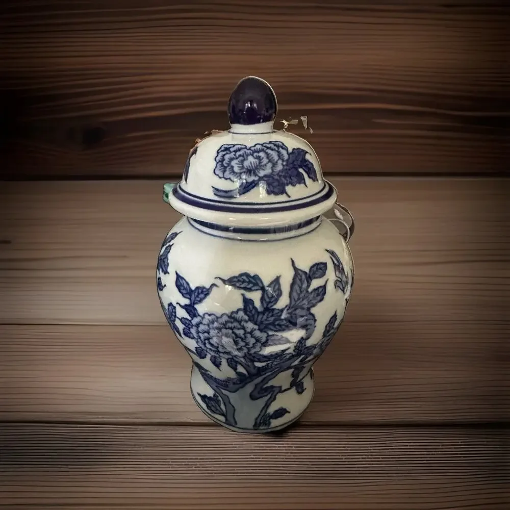 Blue & White Ceramic Rose Ginger Jar Vase Lid Decorative Chinoiserie NWT 8” Tall